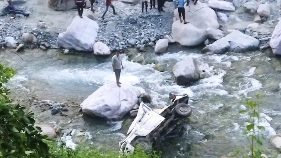 One student killed and seven injured after pickup fell into ditch in bhimtal