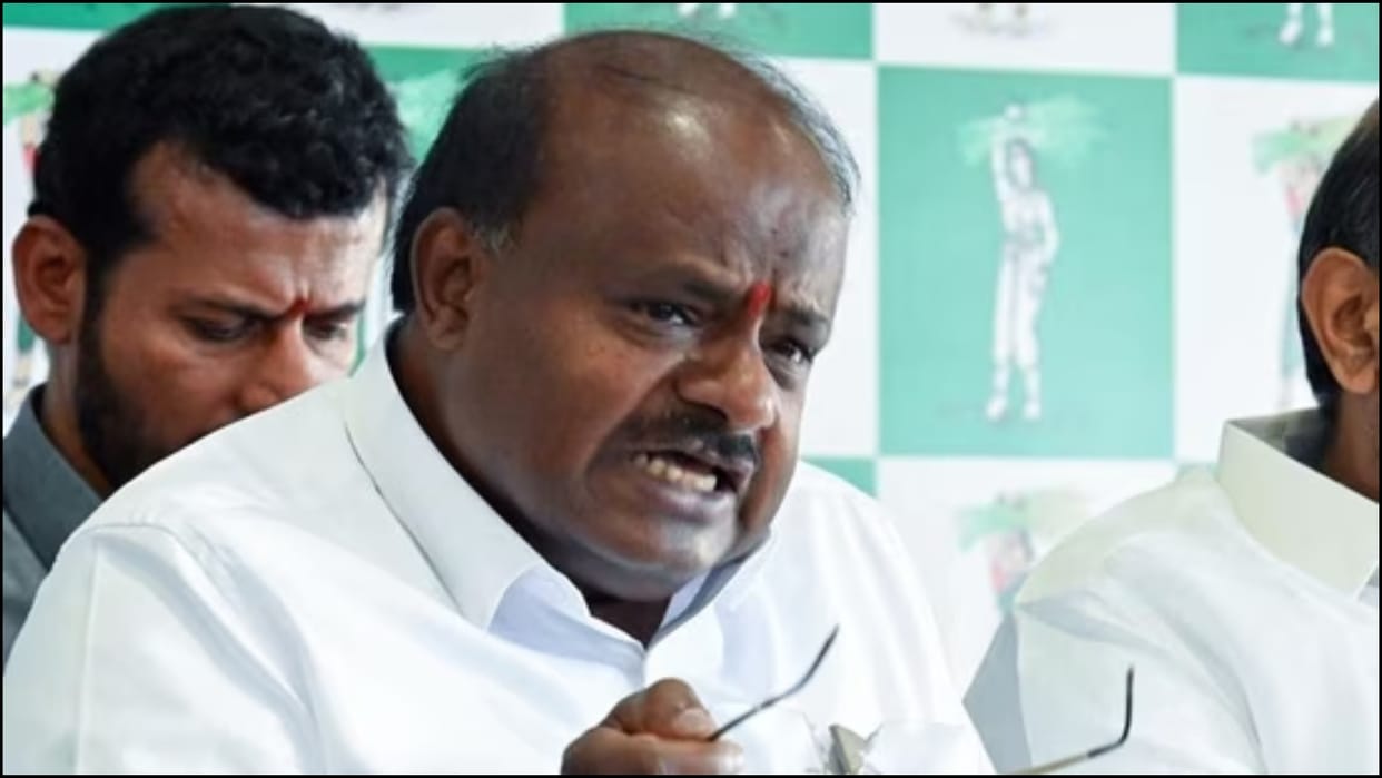 JDS social media vice president Vijay Tata accuses Kumaraswamy of asking bribe files complaint news in hindi