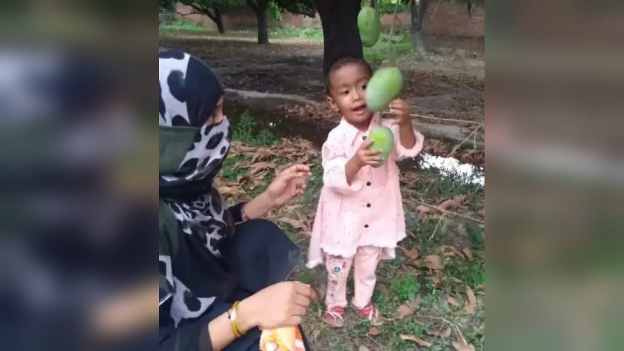 Tragic incident in Prayagraj Balloon burst while playing three year old innocent lost his life