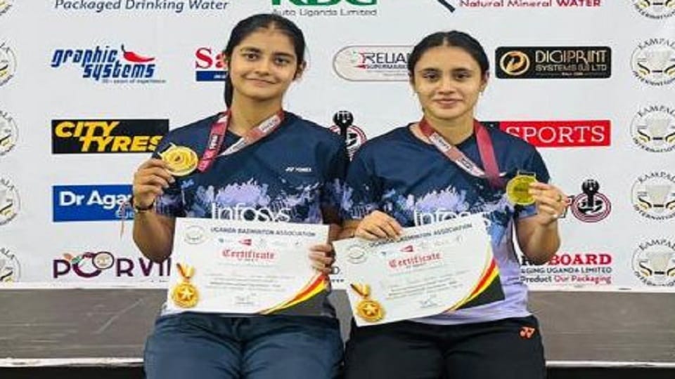 two sisters Manasa and Gayatri from almora won Uganda International Badminton Tournament
