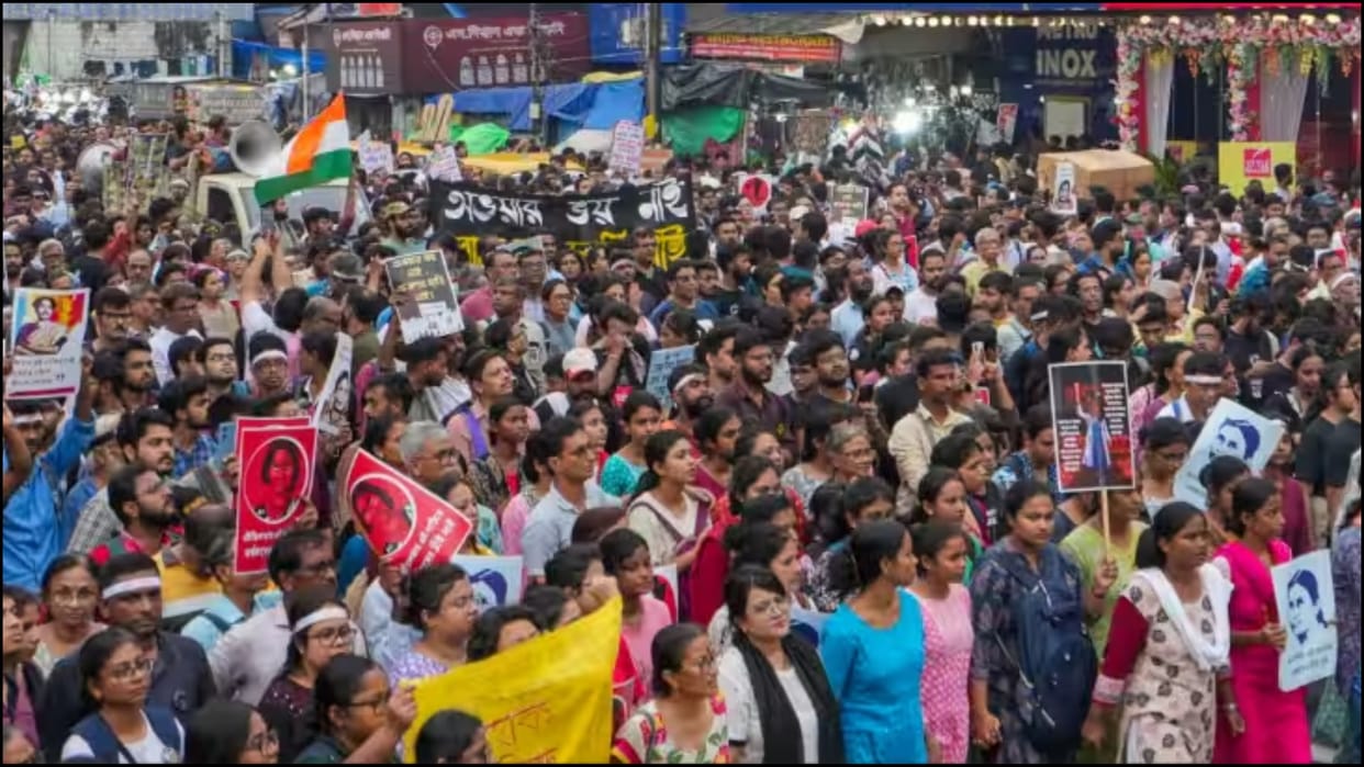 Cease work by medics affect healthcare services TMC students wing supporters show black flags to Governor