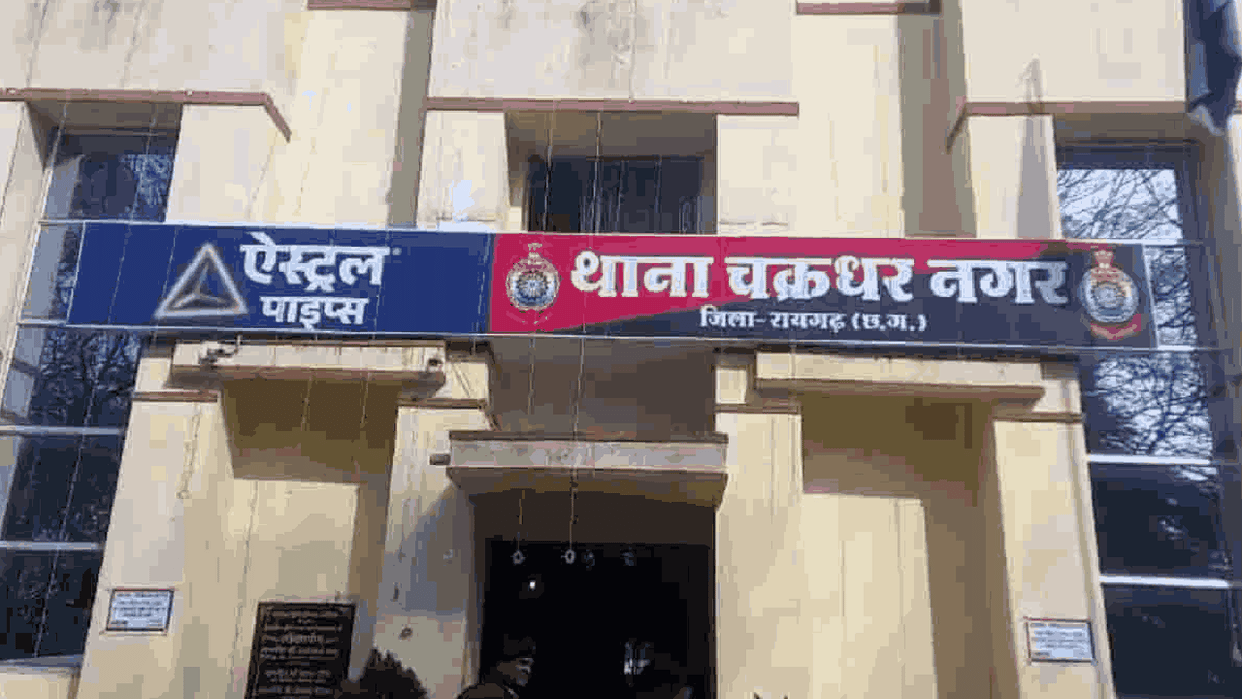 Thieves stole parts from an AC shop in Raigarh