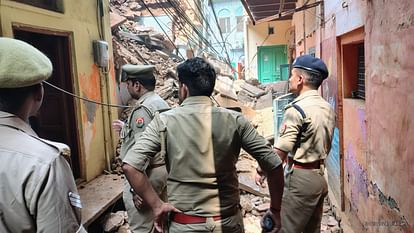 Building collapsed in street of Vishwanath Mishtan Bhandar in Visheshwarganj in varanasi