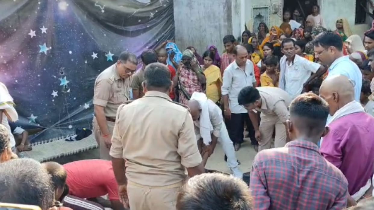 happiness of Navratri turned into mourning in bhadohi young man hanged himself