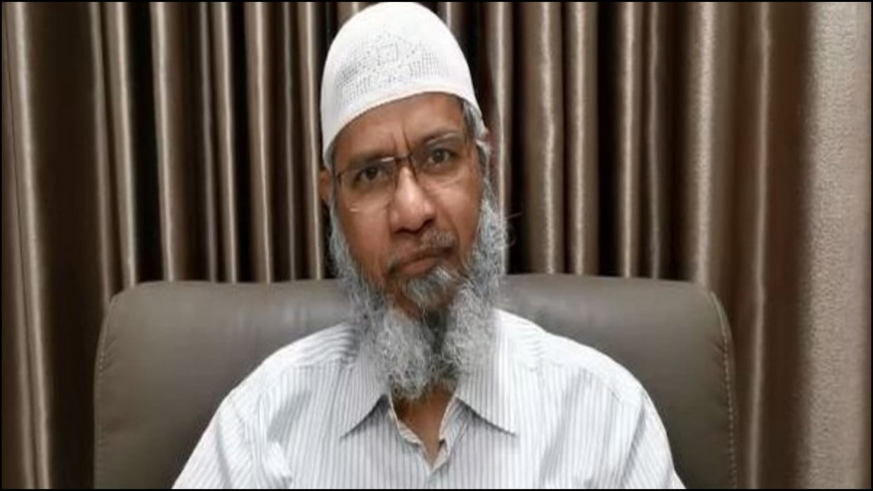 Fugitive Hate Preacher Zakir Naik Meets Pakistani Prime Minister Shehbaz Sharif news in hindi