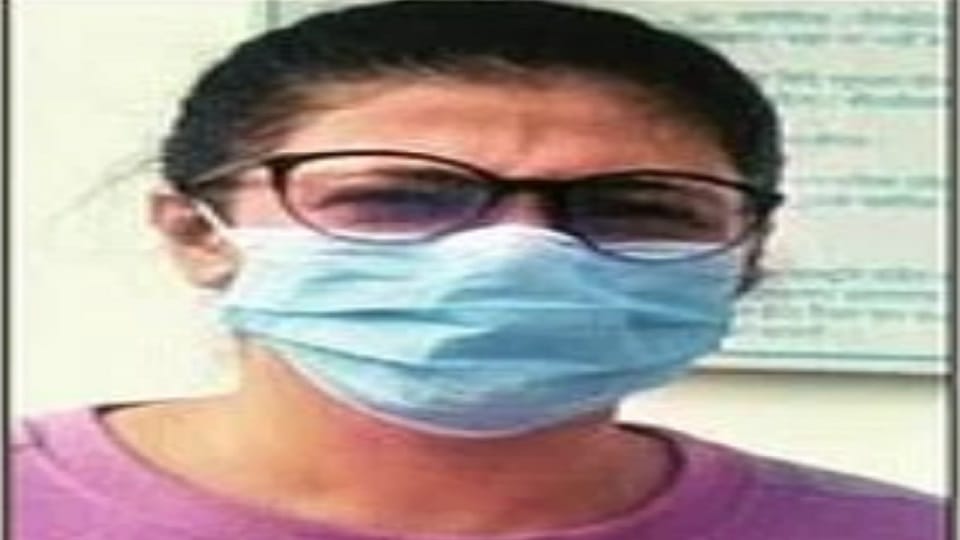 Zoya, who threatened policemen by pretending to be a fake IPS, arrested