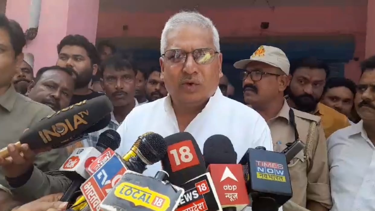 UP Minister Mayankeshwar Sharan Singh visits the place after murder in Amethi.