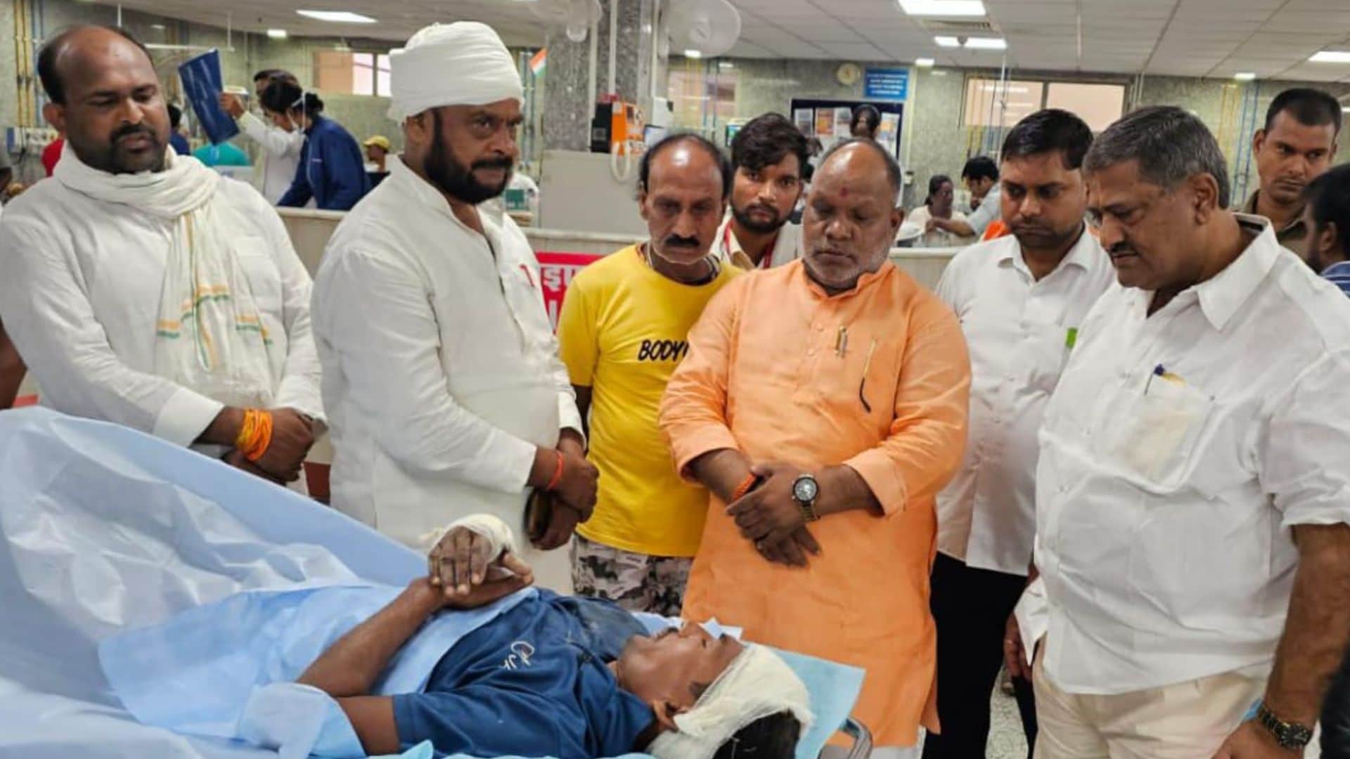Mirzapur Road accident Truck collides with tractor Real brothers dide Father shadow left them in womb