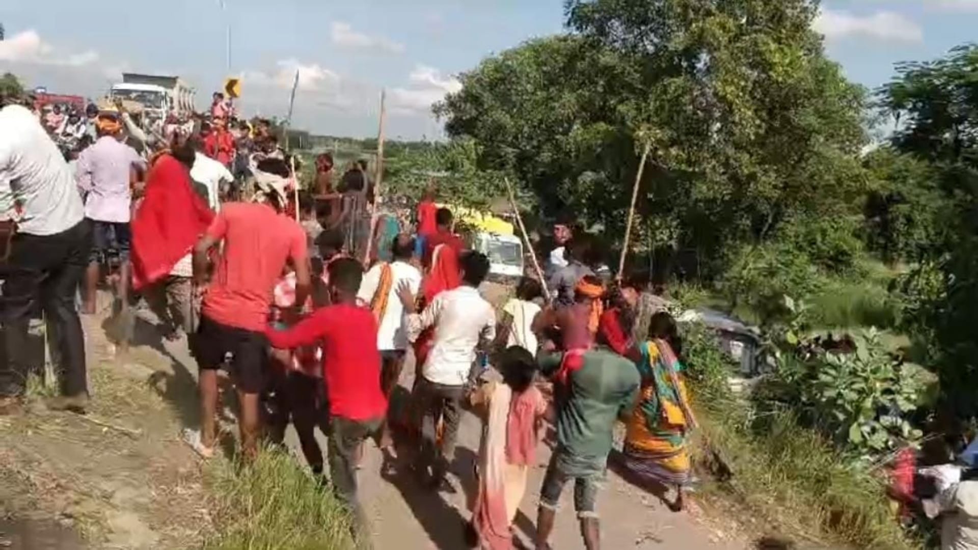 Bihar News: Flood victims create ruckus in Muzaffarpur, jam on NH 77, police lathicharge
