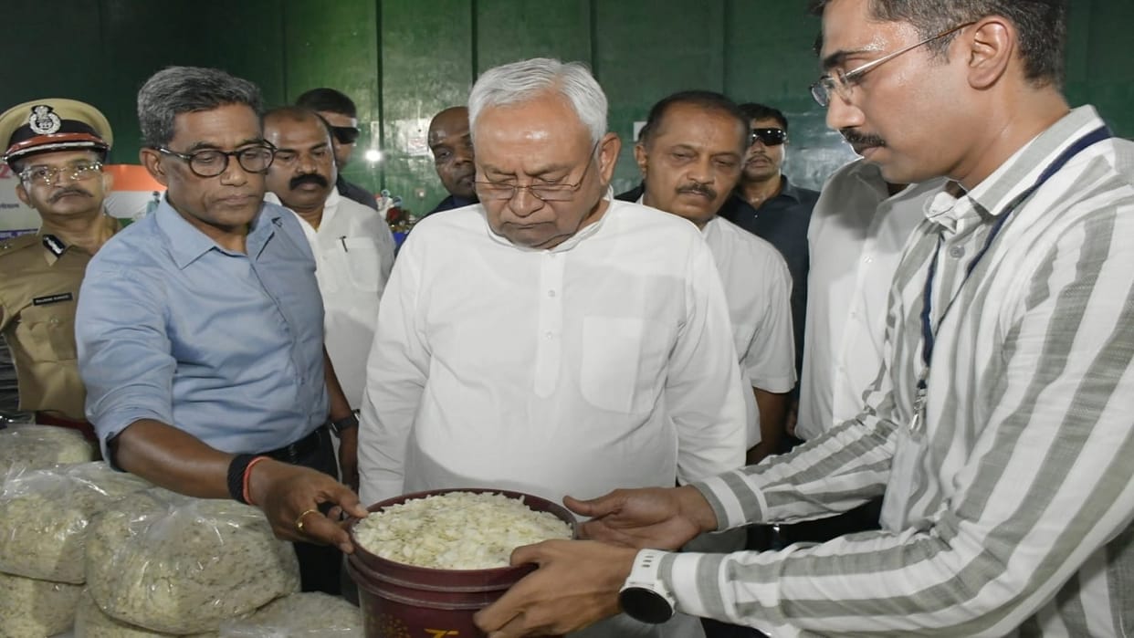 Bihar News: CM Nitish made a big announcement, flood victims will get seven thousand rupees from Durga Puja.