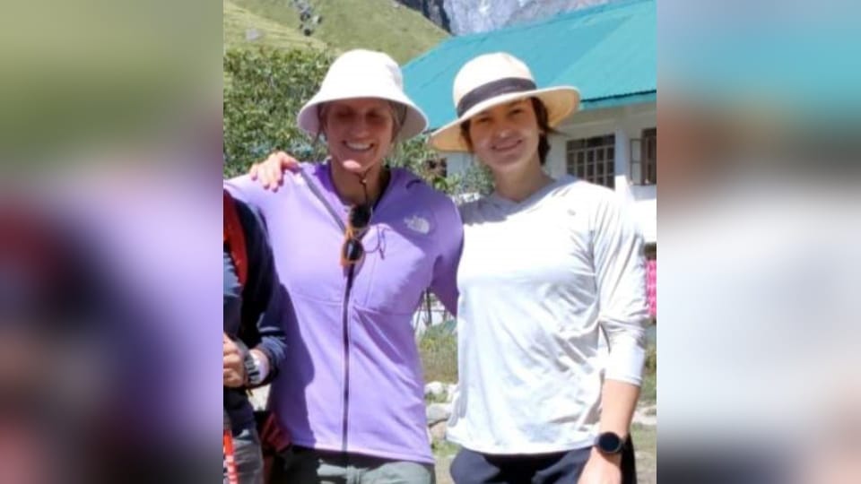 Uttarakhand News Two foreign female tourists who went to climb Chaukhamba 3 are missing