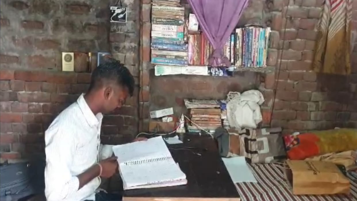 Muzaffarangar: Government will pay Atul Kumars IIT Fee, read his struggle story