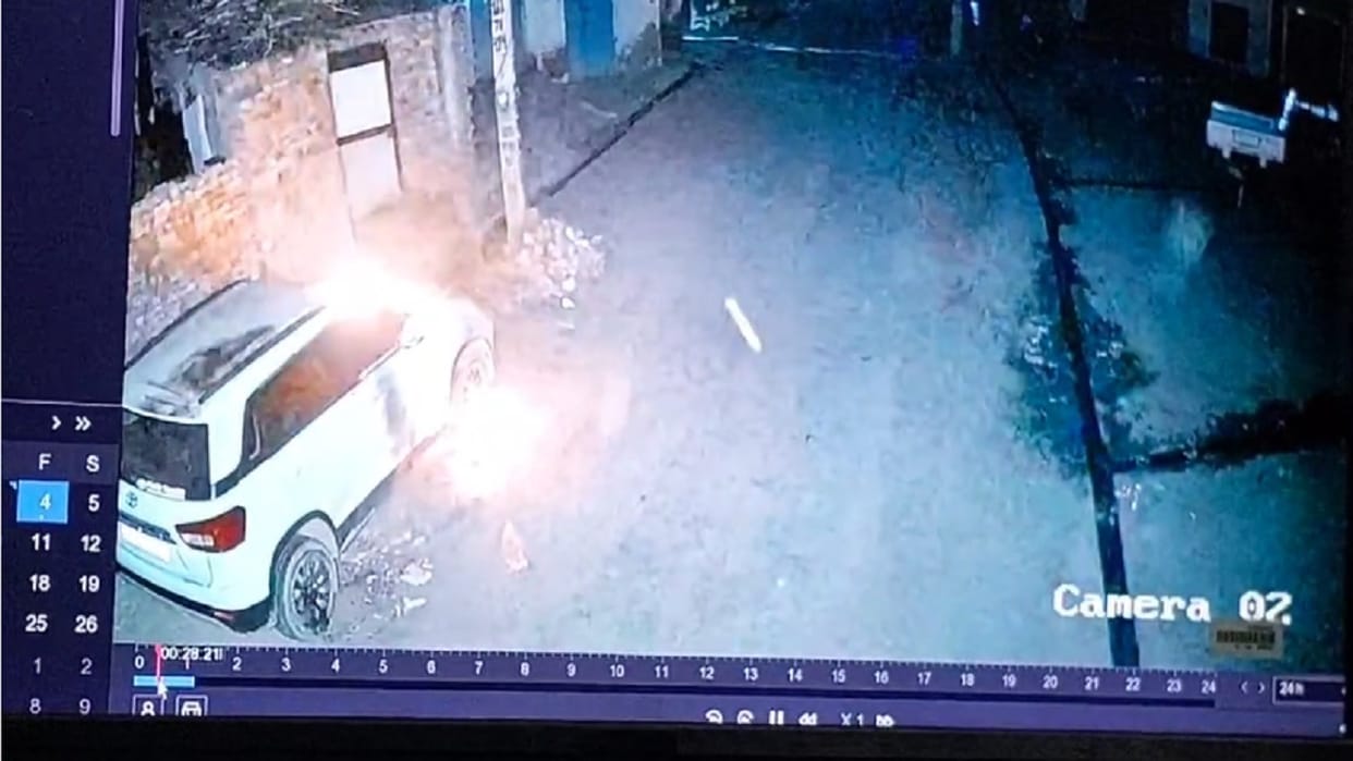 Haryana Election, masked youths sprayed petrol and set parked car on fire In Hisar, incident in Balsamand