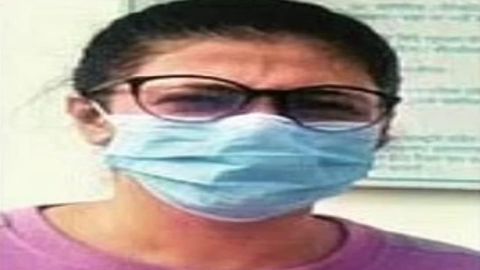 Meerut: Zoya Khan failed in PCS exam twice, then took government facilities by becoming a fake IPS, arrested
