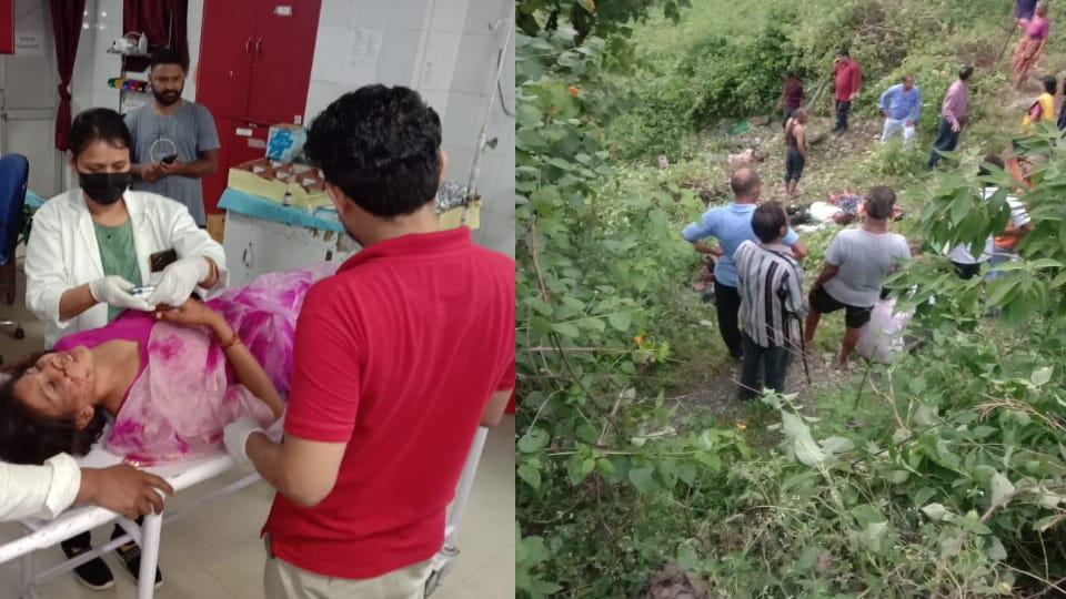 Uttarakhand Accident Max Vehicle fell into ditch in Naugaon during return from Marriage two dead