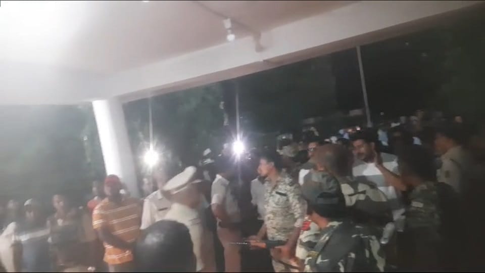 Police success in robbery case of crores people raised slogans of Chhattisgarh Police Zindabad  in Balrampur