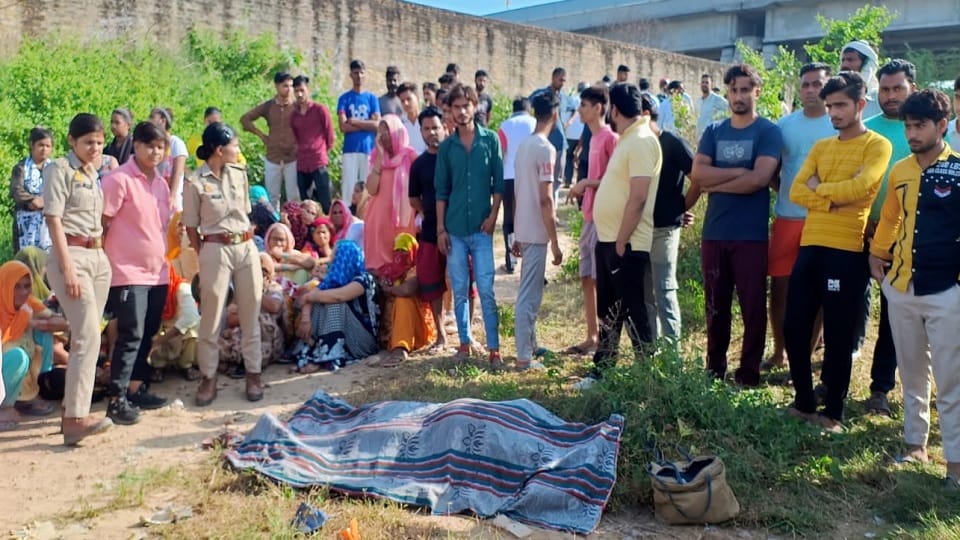 A woman was murdered in Mandola village of Tronica City police station area