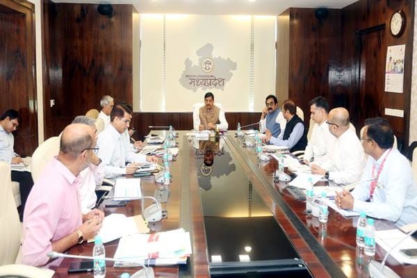 MP News: Nine contractors blacklisted for negligence in maintenance of roads, notice to 21 officers and 173 co