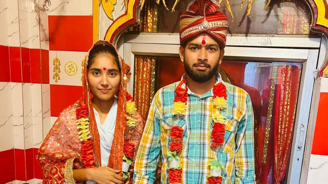 Muslim girl married with her lover in a temple in bareilly
