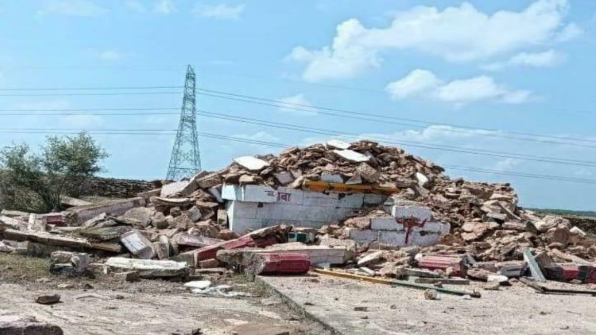 राव सूरजमल हाड़ा की ध्वस्त की गई छतरी