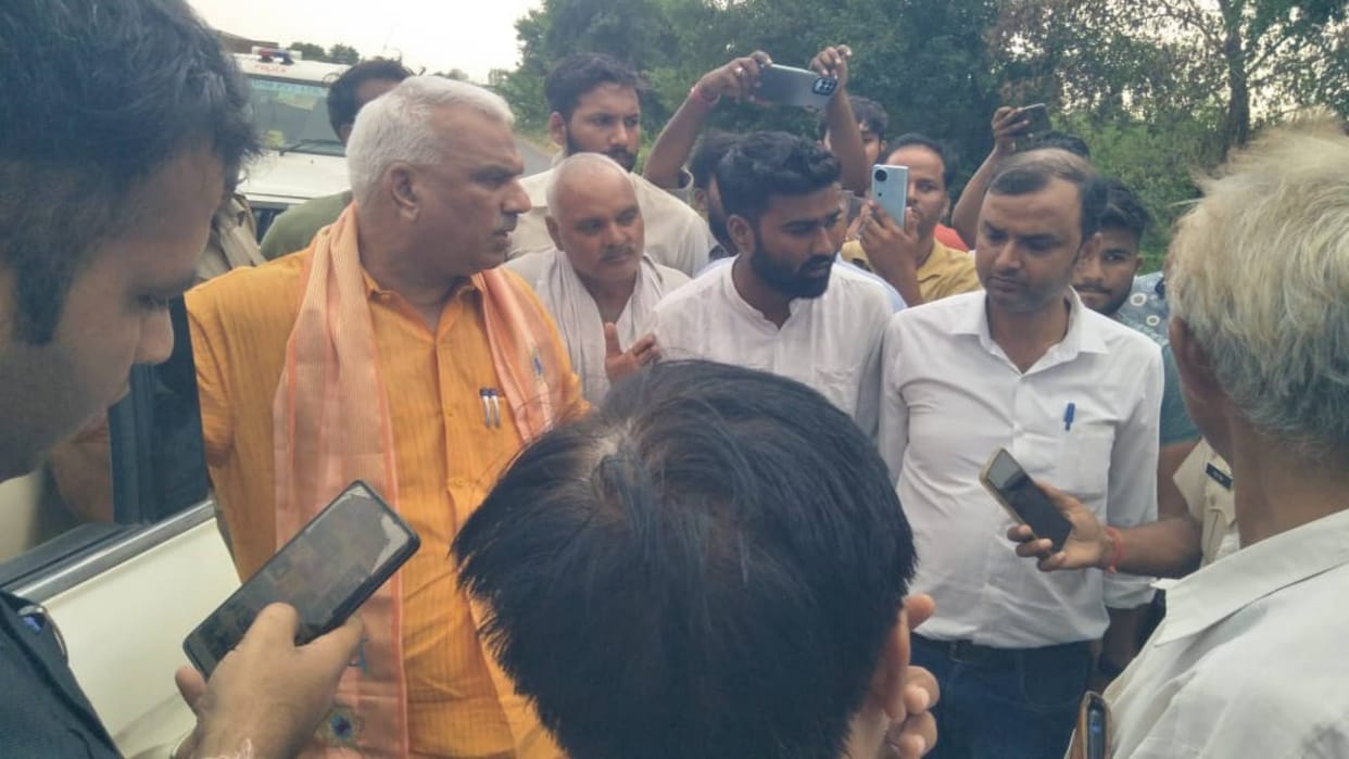 Bharatpur Miscreants entered school bus and beat up students and tore their clothes