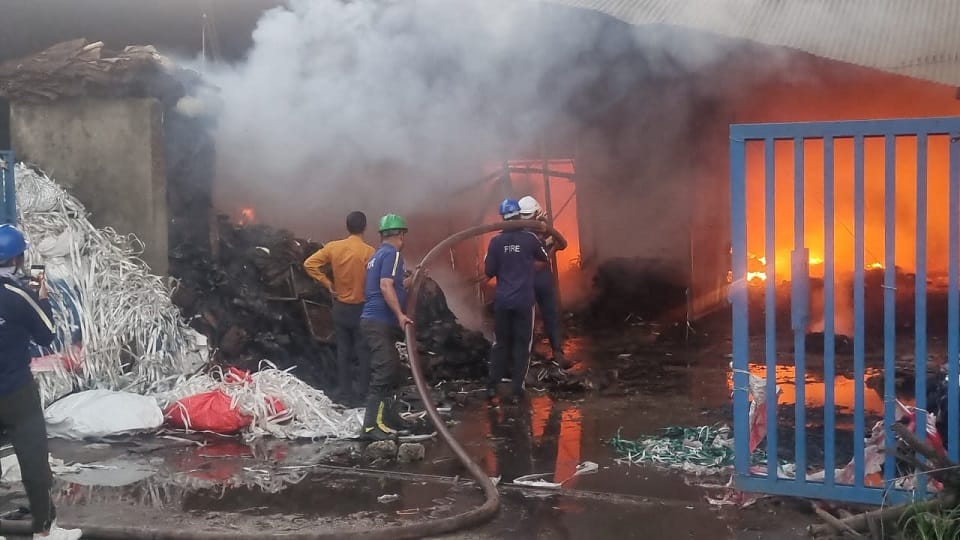 Huge fire blazes in scrap warehouse in rudrapur