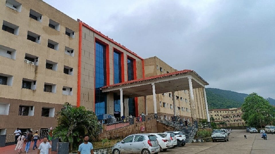 A woman died during treatment after snake bite, five deaths so far IN Raigarh