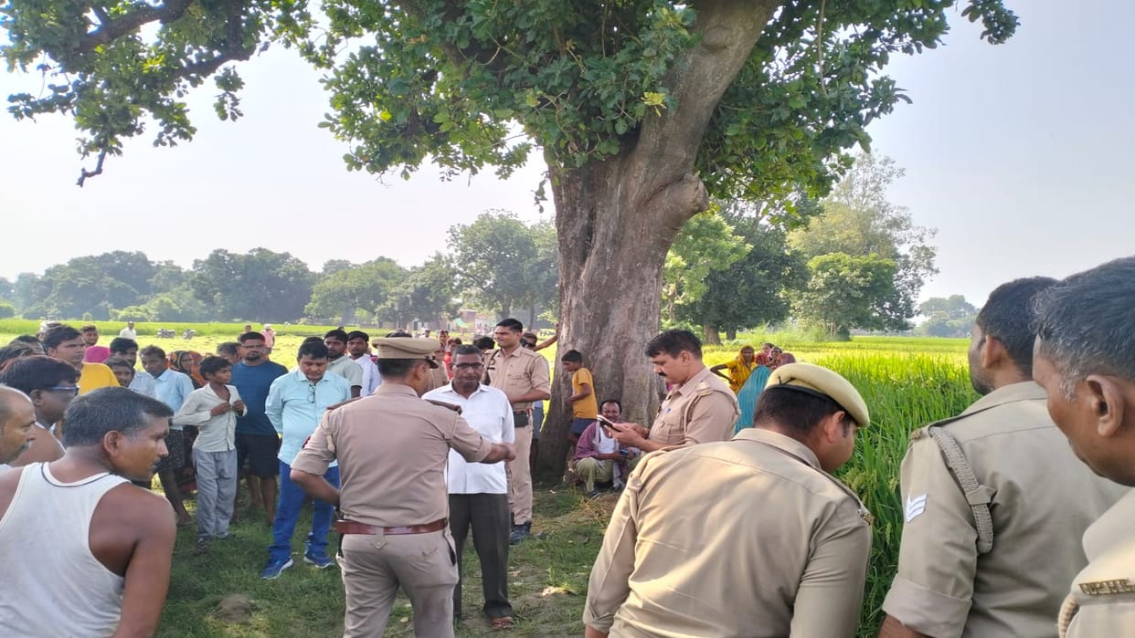 Rape And Murder Case: Paint splattered on slippers recovered from the field