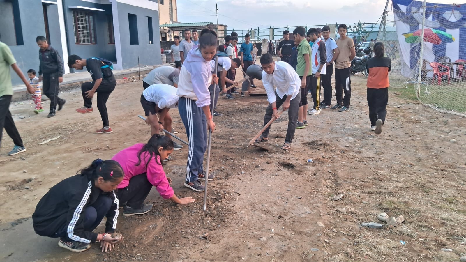 sports department not pay attention so local players along with Olympian Paramjeet made ground clean Chamoli