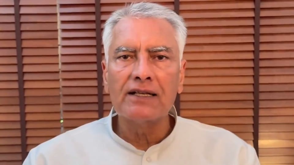 Jakhar advises Center and BJP high command to change their perspective on Punjab issues