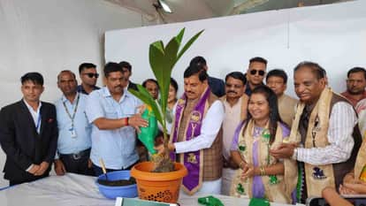 दीक्षांत समारोह में मुख्यमंत्री मोहन यादव।