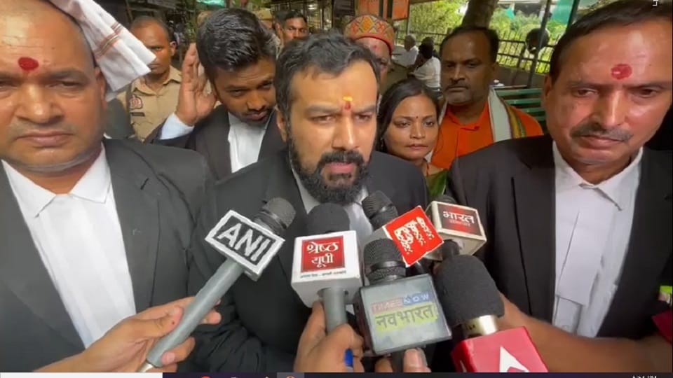 Gyanvapi Shringar Gauri case update, Hindu side filed application for transfer of case in Varanasi court