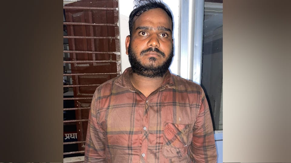 Amethi Murder Case Chandan varma arrested who murderer of a teacher, his wife and two daughters