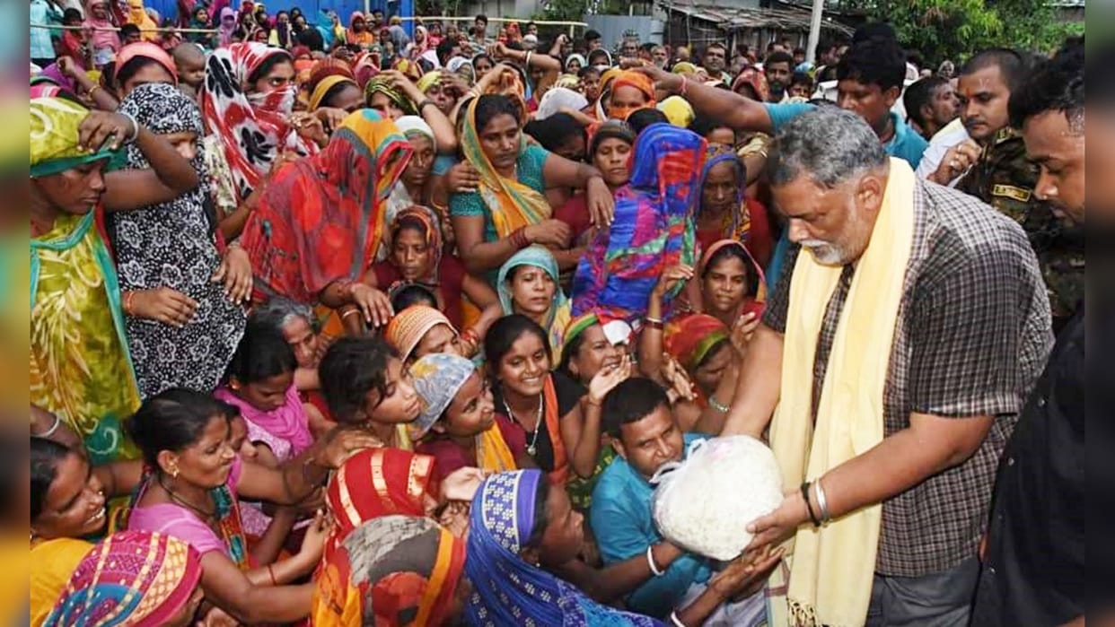 Bihar Flood: MP Pappu Yadav meet flood victims in Purnea, distributed dry ration, helped them financially