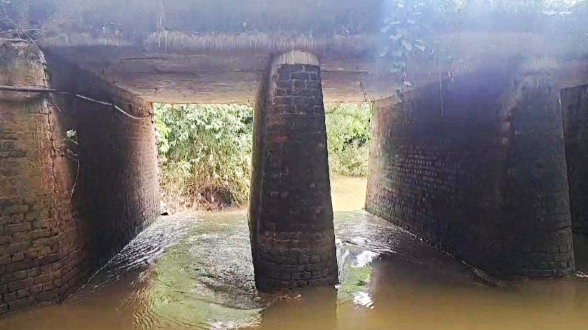 Bihar News: 100 year old culvert collapsed in Munger, road construction department started repair work