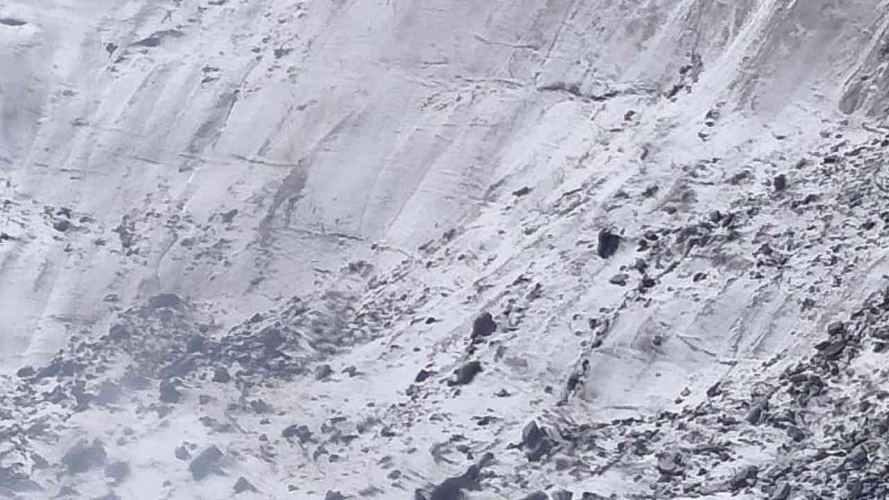 Foreign mountaineer missing Chaukhambha mountain Search operation Photo of Chaukhambha taken from Heli Chamoli