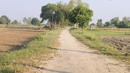 गिजरौली से नौरथा-असरफाबाद का कच्चा मार्ग