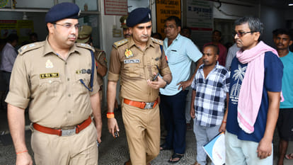 Apprehension, In Gorakhpur,  Staff beat him in front of wife, constable was hurt by this