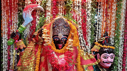 In Gorakhpur, golghar kali mandir special history powerful statue came out of earth