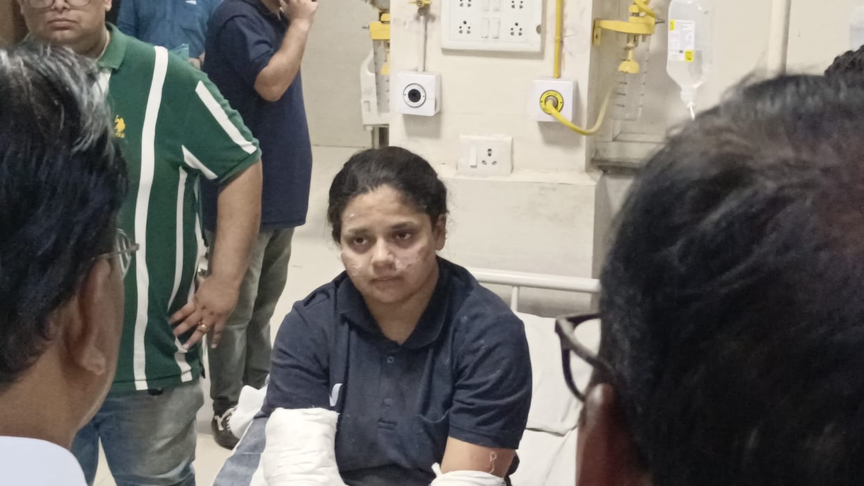 Cylinder explosion in the kitchen of an under construction hotel in jabalpur