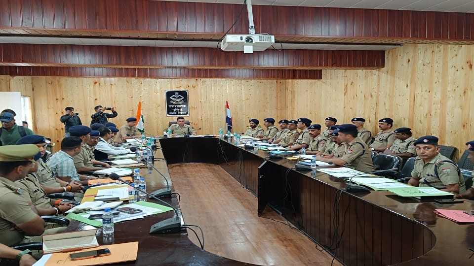 Senior Superintendent of Police held monthly crime seminar in police lines Nainital