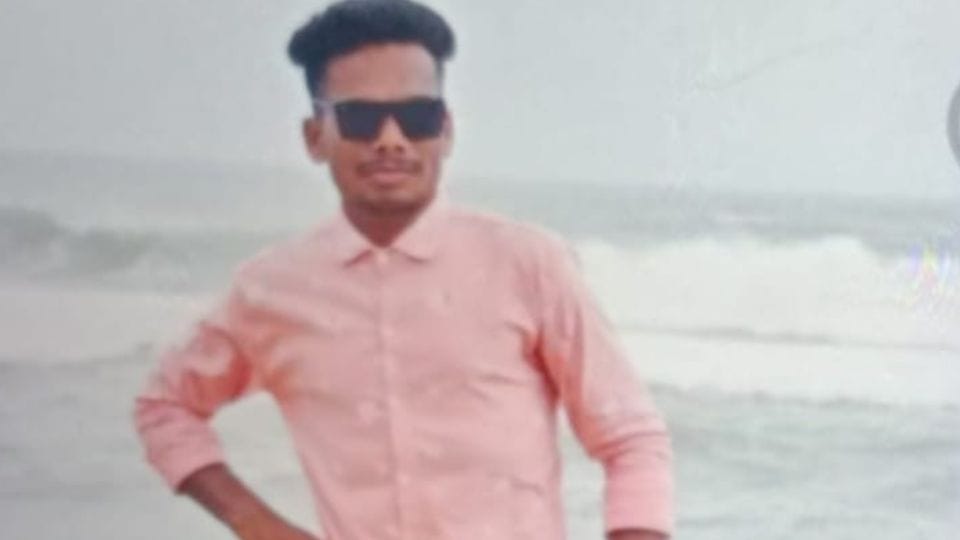 मृतक मोटू कुरसम का फाइल फोटो