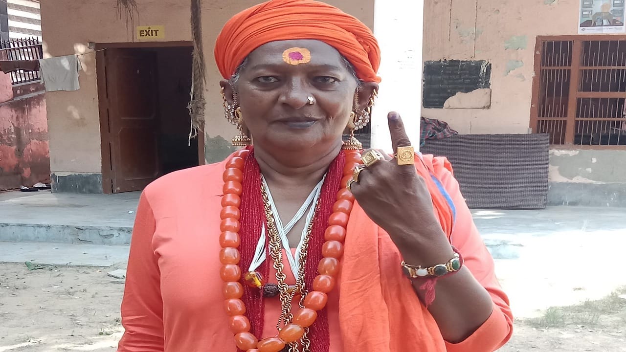 Assembly Election Photos: Elderly people in Haryana are excited about voting, see the pictures of the festival