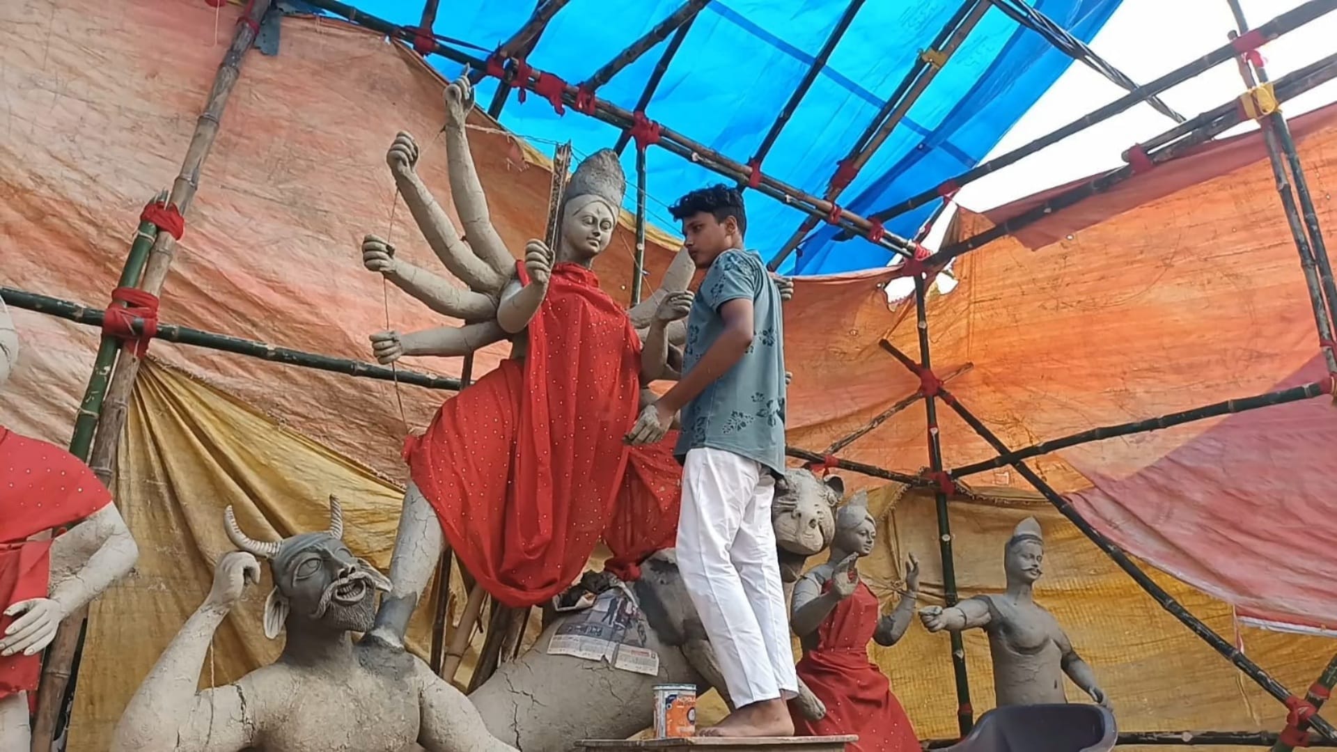 Muzaffarpur: Navratri Puja Pandal becomes center of attraction, Char Dham, Mahishasura Vadh