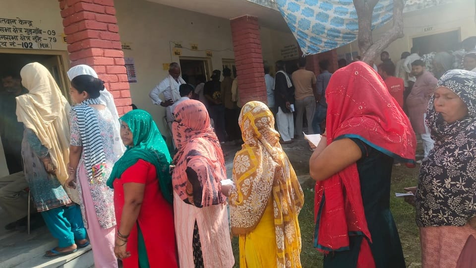 Haryana Election Photos Passion for voting was seen among the elderly and the youth
