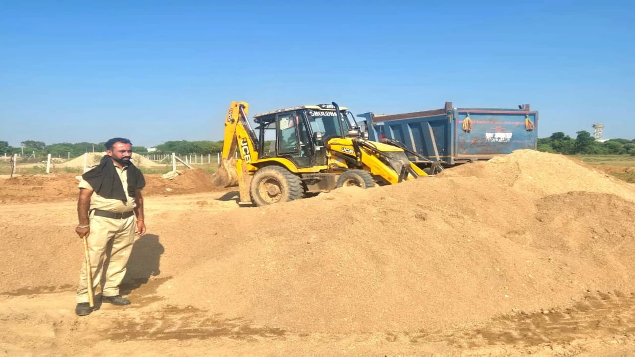 Kekri : Major action against illegal gravel storage, 800 tons of gravel stock seized, stir among gravel mafias