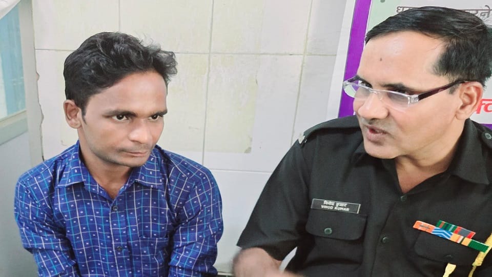 A youth from Kannauj who came to work with a fake appointment letter was arrested