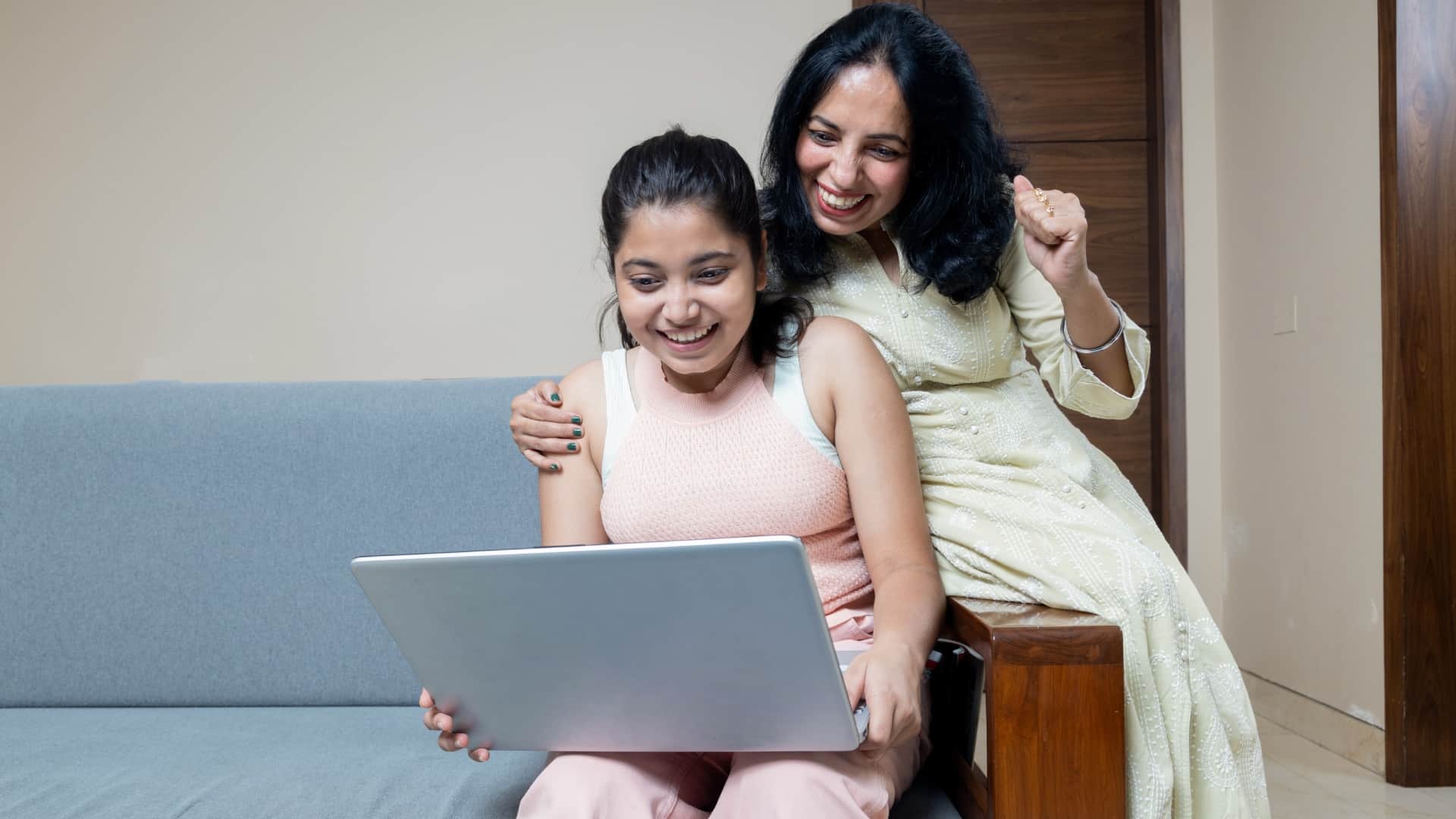 Central Governments scholarship schemes for college students, Check the list of these five