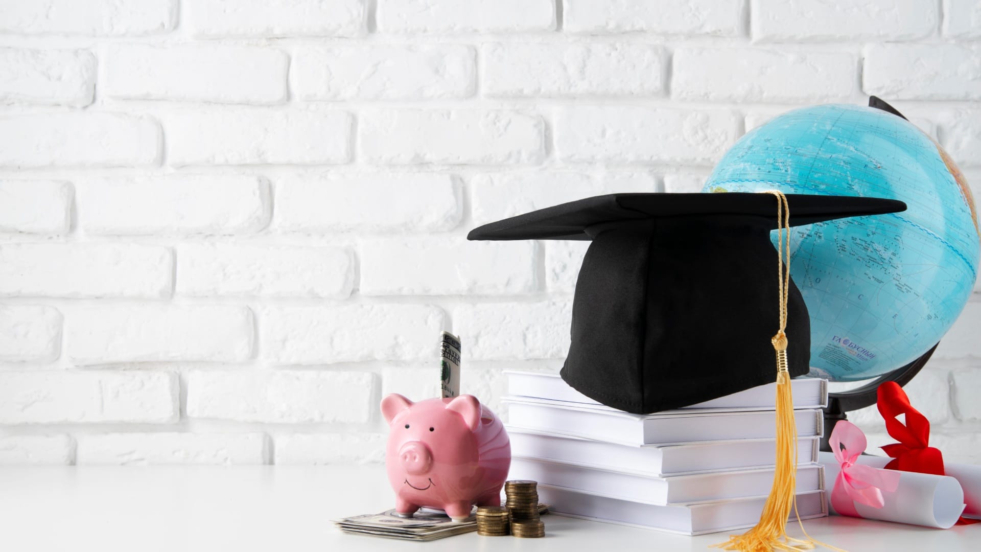 Central Governments scholarship schemes for college students, Check the list of these five