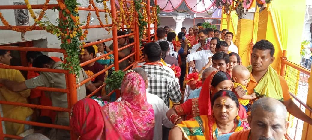 Navratri Third Day celebrated devotees in vindhyachal dham mirzapur see photos